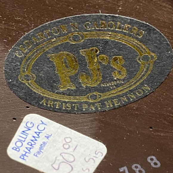 Vintage PJ's Bless our Neighbor Cedertown Carolers Lis Sis Figurine - Picture 3 of 3